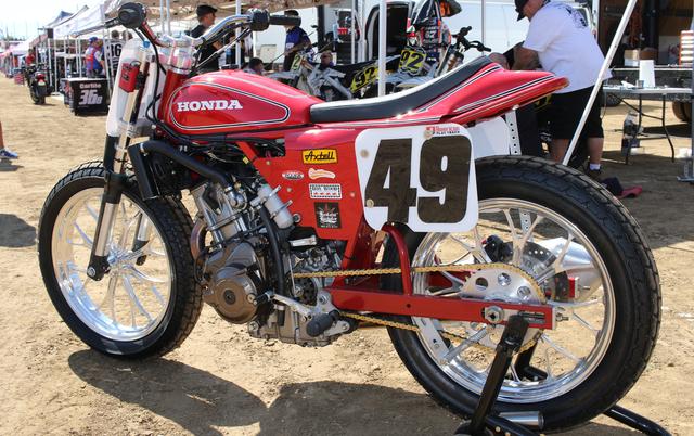 画像2: 最晩年の作品は "CRF1000Lアフリカツイン・ダートトラッカー"。