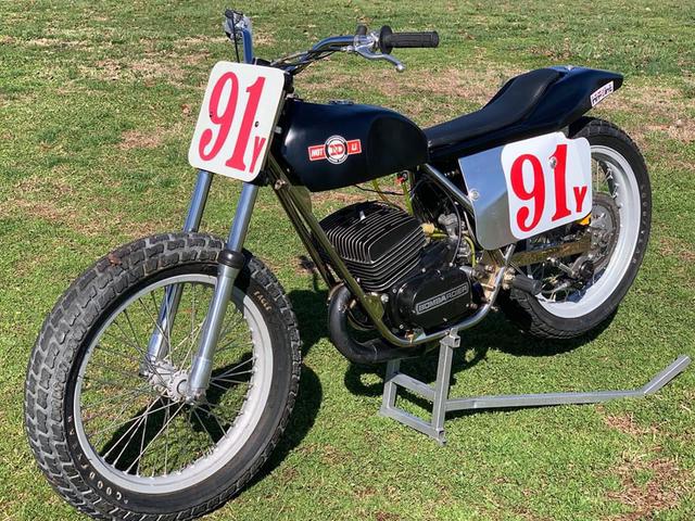 画像: あのクリス・カーがアマチュア・ジュニアクラス時代に駆った実車。CAN-AM製250cc搭載のBOSS。