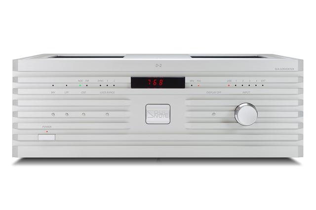 画像: D-2の寸法/質量は幅430×高さ160×奥行410mm/17kg。本体カラーはプレミアム・シルバーとプレミアム・ブラックの2種類