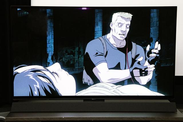 画像: 上映会は、パナソニックの有機ELテレビ「TH-65FZ1000」を使って行なわれた