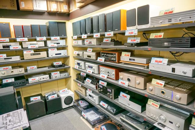 画像: 中古品も数多く取り扱っている