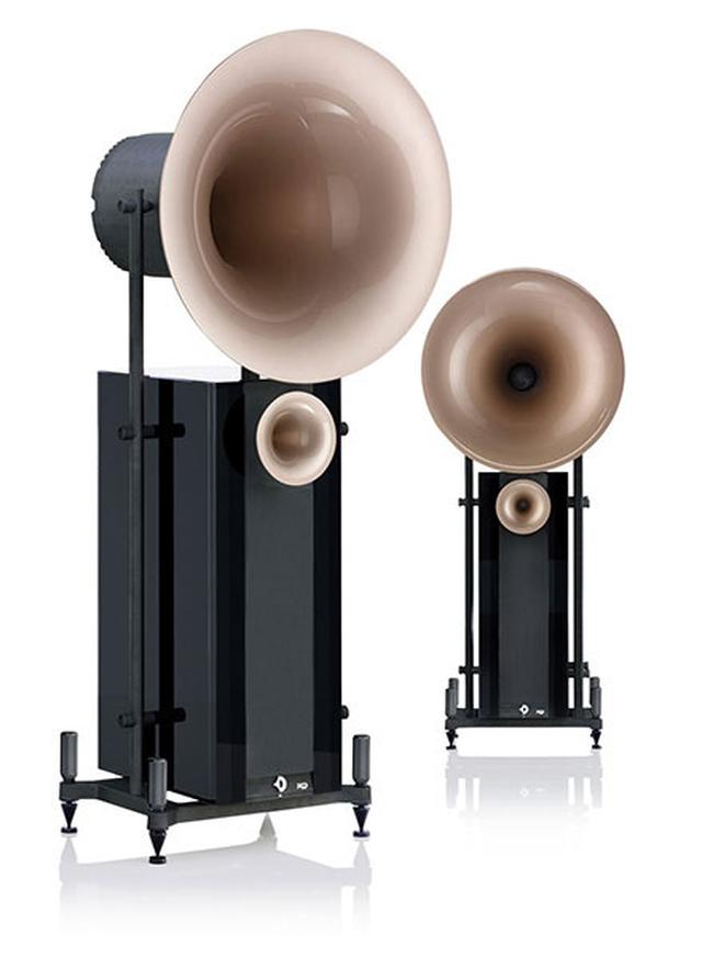 画像: Avantgardeのホーンスピーカーシステム「DUO XD」のピアノブラック仕上げとなる「~BLACK EDITON」。価格はペア500万+税。写真のホーンカラーは「ライトアンバーブロンズ」