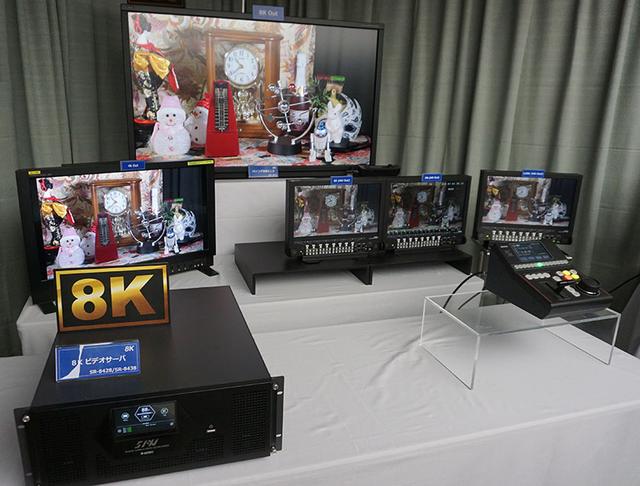 画像: 8K映像を保存したビデオサーバー(左手前)は8K/60pを8時間、8K/240pで4時間の記録が可能。その映像を4Kや2Kにダウンコンバートして同時に出力できる
