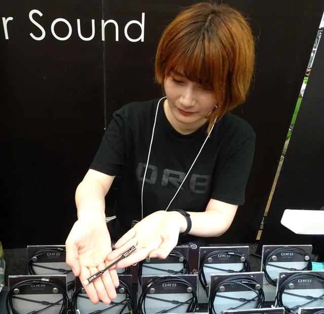 画像2: 【B1F・ORB】人気のiPhone用変換ケーブルを展示