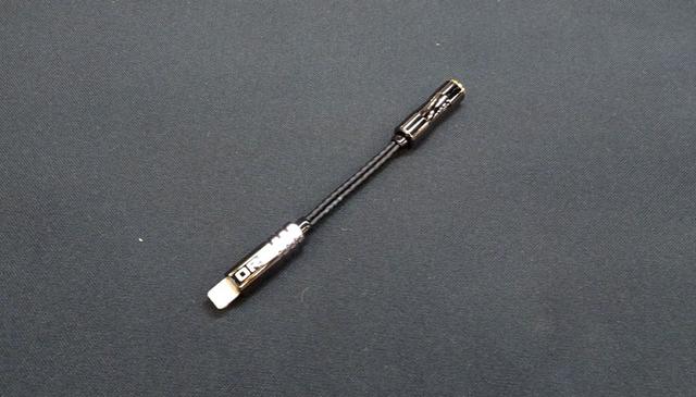 画像1: 【B1F・ORB】人気のiPhone用変換ケーブルを展示