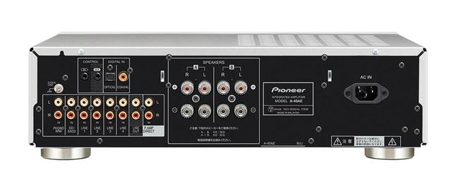 画像: 同リア。電源ケーブルは着脱式