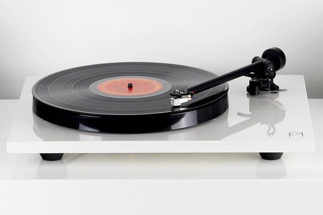 画像: Planar 1 Plusの寸法/質量は幅447×高さ117×奥行360mm/4.35kg