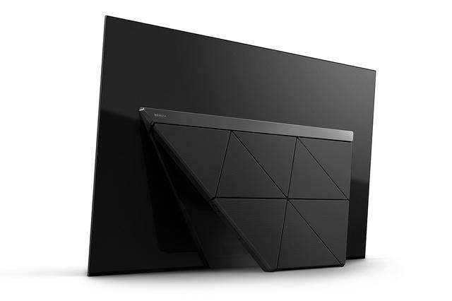 画像: AF9の背面。新デザインのスタンドを採用