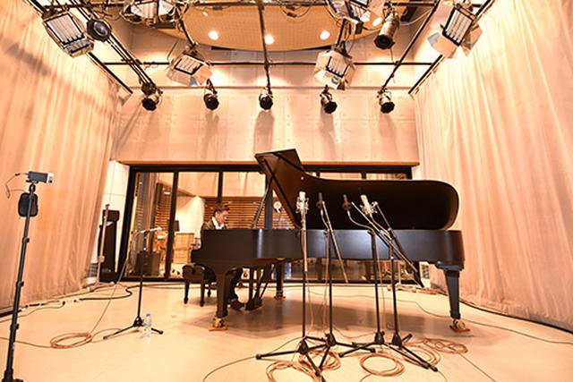 画像: 10月と11月に出演する、野瀬栄進氏のレコーディングの模様