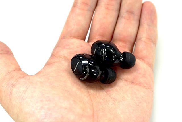 画像: とにかくコンパクトなBluetoothイヤホンだ