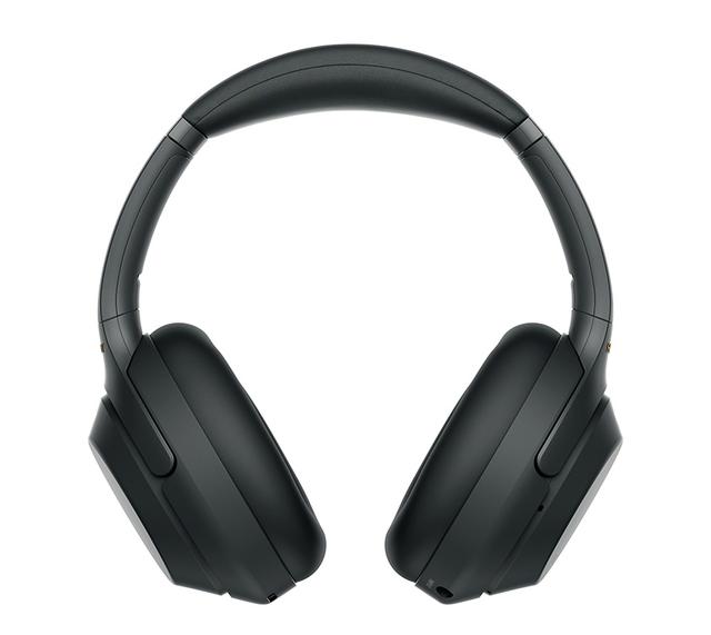 画像: こちらはブラック仕上げ。左右のヘッドバンドがWH-1000XM2に比べ、より直線的なデザインになった