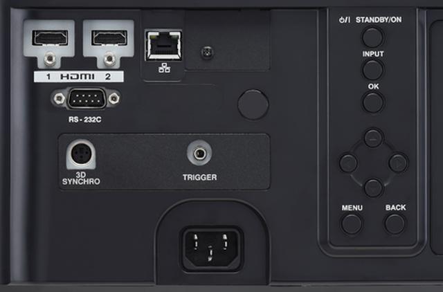 画像: 最高18Gbpsに対応するHDMIのハイスピード対応端子を2系統搭載する。これは、4K/60pのHDR映像への万全サポートを意味し、UHDブルーレイのみならず、本(2018)年12月に開始される「新4K8K衛星放送」での4K番組の表示も可能となる