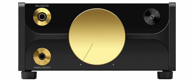 画像: ヘッドホン出力端子は、3.5mmステレオミニ端子と2.5mm4極バランス端子を装備。背面側には、データ転送やUSB DAC機能で使うUSBタイプC端子を配備している