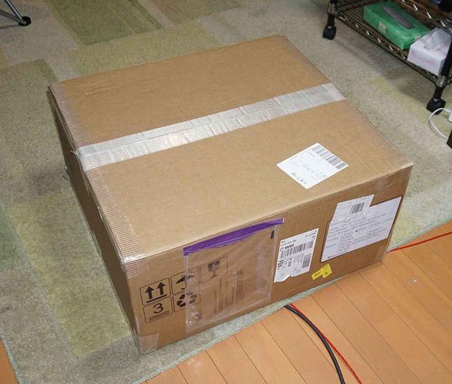 画像: 搬入されたISP 3D.16 ELITE。まずは箱を開ける儀式からスタート