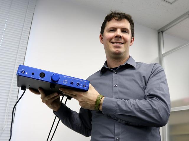 画像: ▲発表会に合わせて来日したHeadampのセールス&マーケティング担当Peter James氏