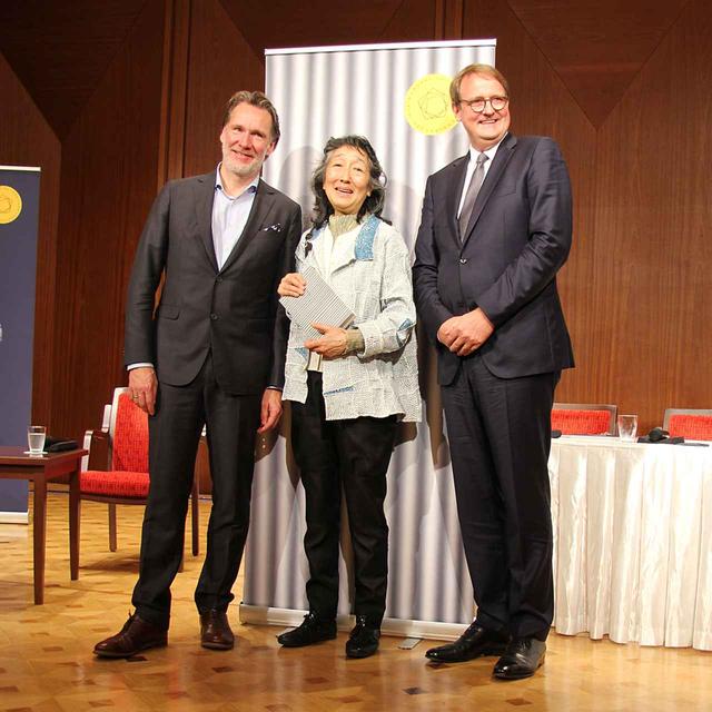 画像: 左からベルリン・フィル・ソロ・チェロ奏者/メディア代表オラフ・マニンガー氏、内田氏、ベルリン・フィル・メディア取締役ローベルト・ツィンマーマン氏。