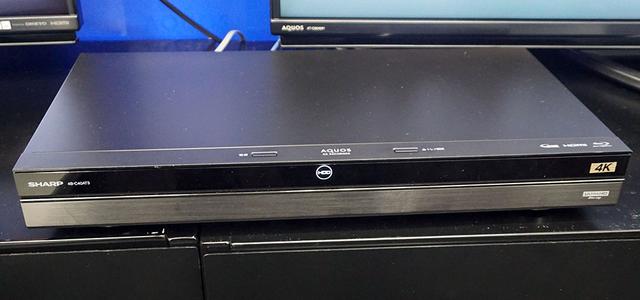 画像: 4Kチューナーを内蔵した、4B-C40AT3でデモを実施