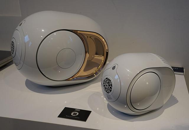 画像: 左がPHANTOM PREMIERで、右がPAHNTOM REACTOR