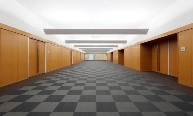 画像: 3階ホール。広々しているから、各ブース間の移動もスムーズに行なえそうだ www.aim-kipro.co.jp