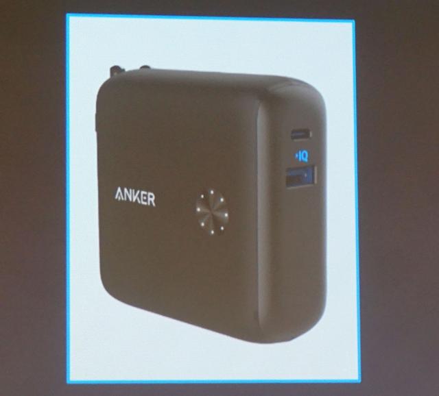 画像: Anker PowerCore Fusion 1000 ¥4,999(税込、予価)、2019年Q1発売予定 10,000mAh大容量バッテリーで、急速充電器機能も備えている。USB-A、USB-Cポートの2種類を搭載している点も注目