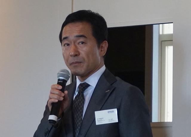 画像: 今回の取り組みについて紹介してくれた、エプソン販売株式会社 取締役 販売推進本部長 小川浩司氏