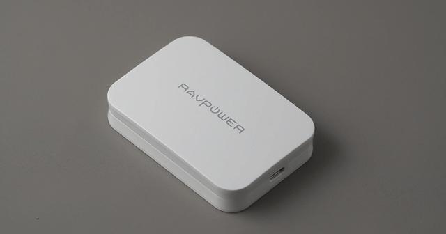 画像: 窒化ガリウムを採用した急速充電器「RP PC104」