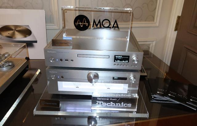 画像: 上段がネットワーク/SACDプレーヤーの試作モデル