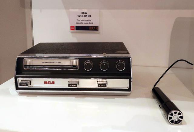 画像: RCA VICTOR「12R-0100」カセットデッキ(1974年)