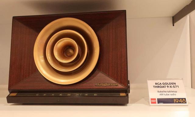 画像: RCA VICTOR「9-X-571」ホーンタイプのGOLDEN THROAT RADIO(1950年)