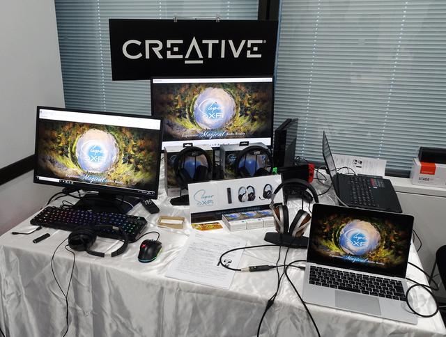 画像: クリエイティブのホログラフィック オーディオに対応したヘッドホン、USBヘッドセットの展示、試聴も行なわれた。AI技術を使って、自身の両耳(の形状)、正面の顔に合わせた音場を作り出してくれる。音の広がり感と、おでこの上方に音像が定位する様子は、なかなか興味深いもの