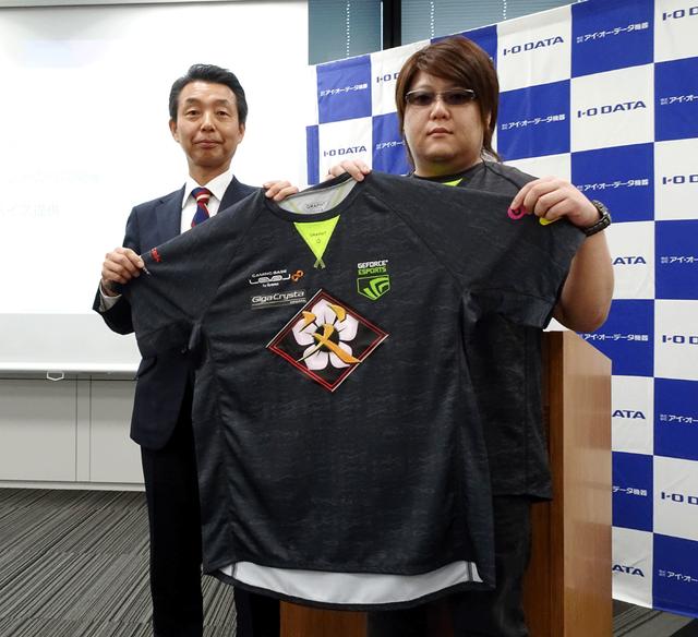 画像: プロゲームチーム「父ノ背中」のリーダーてるしゃん氏と