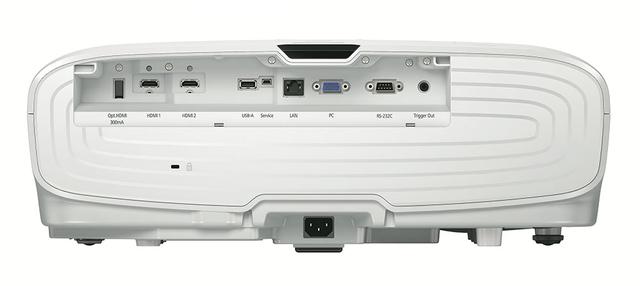 画像: リアパネルの端子配列はTW8300と同じだが、HDMIは2系統とも4K/60p/18Gbps対応となった