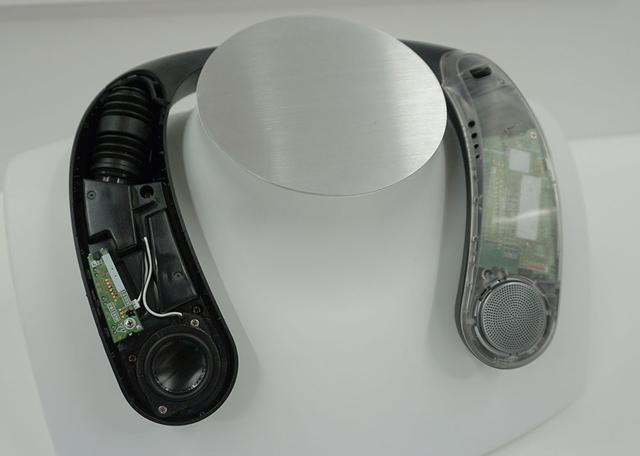 画像: 左右の先端に32mmユニットを搭載し、その後方の肩に近い部分に振動ユニットを内蔵している