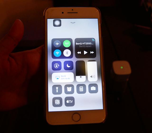 画像: スマホのコンテンツをWi-Fiで接続・投写可能