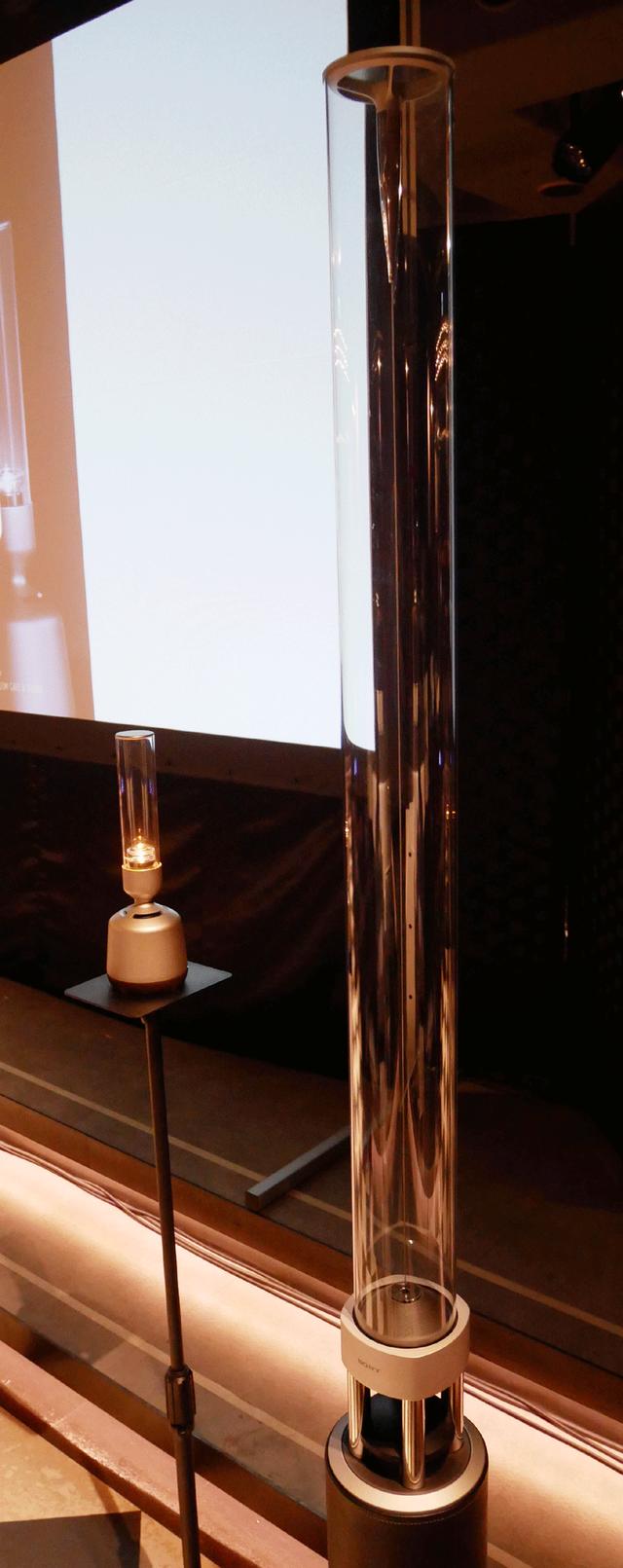 画像: 「LSPX-S2」と初代サウンティーナ「NSA-PF1」(2008年)