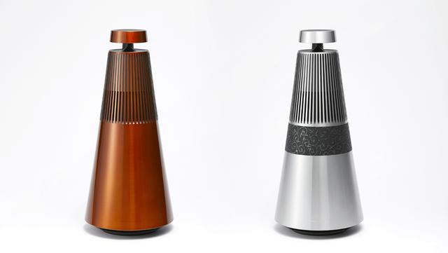 画像: 京都ポップアップストア限定のスピーカー「Beosound 2 Urushi」(左)、と「Beosound 2 Raden」。受注生産で価格は50万円(税別)