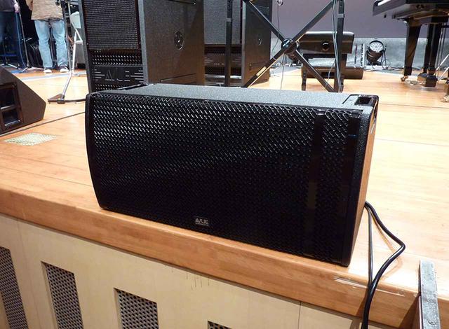 画像: h-Classデュアル8インチ・2WAYパワードスピーカー 「h-208b」