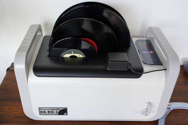 画像: カーマス・オーディオ のKA-RC-1超音波式レコード洗浄システム。その効果を体験するとこれなしではいられなくなる!? 詳しくはこちら www.sound-tec.com