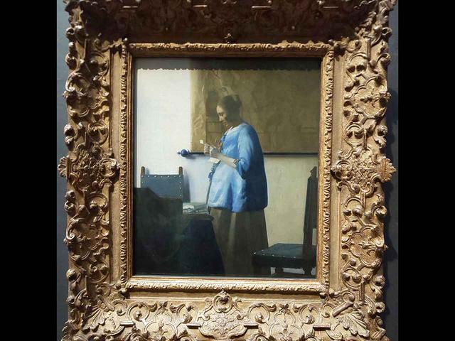 画像: 『手紙を読む青衣の女』。フェルメールの青は「フェルメール・ブルー」と呼ばれる