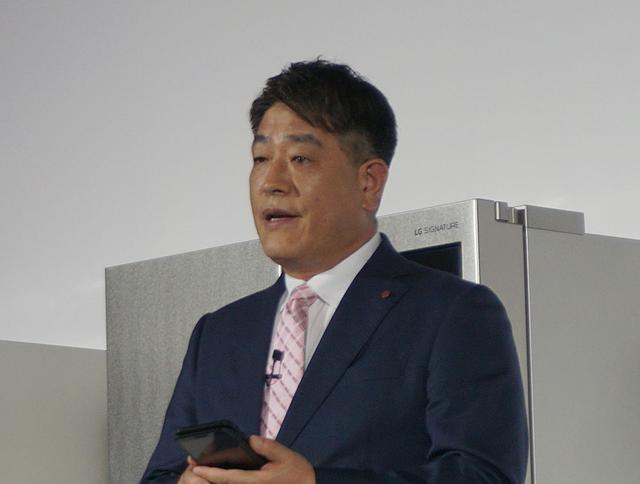 画像: LGエレクトロニクス・ジャパン株式会社代表取締役李栄彩氏。すべて日本語でスピーチをしてくれた