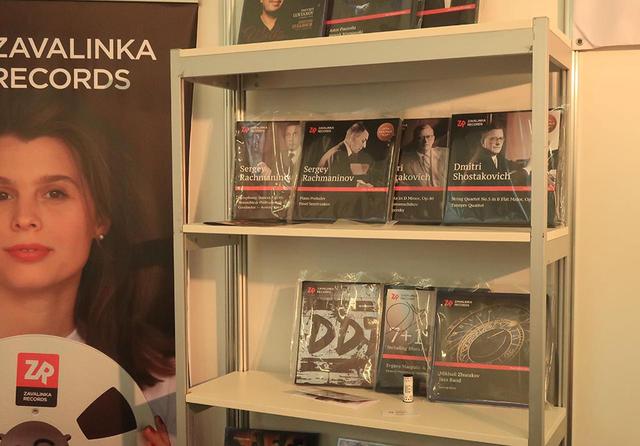 画像: ロシア、Zabalirsh Records(ザバリッシュレコード)の展示コーナー
