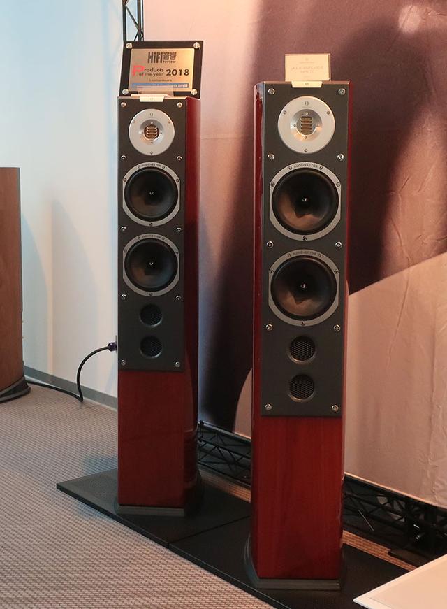 画像: オーディオベクターの「R-8 ARRETE」