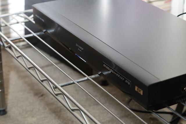 画像: 8K録画用USB HDDの8R-C80AX1(市場想定価格13万円前後)。HDD容量は8Tバイトだが、麻倉邸では既に満杯に近い状態とか