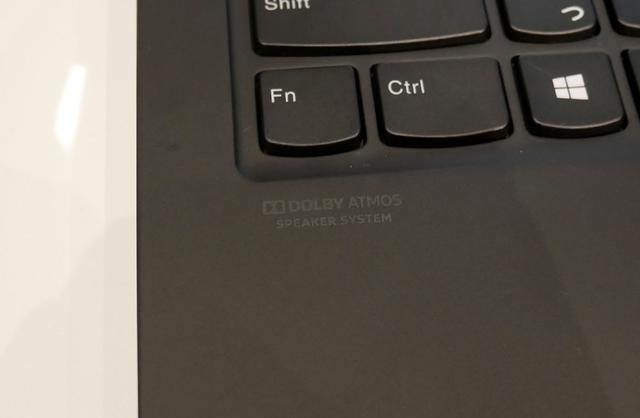 画像: ドルビーアトモスのロゴが印字されている