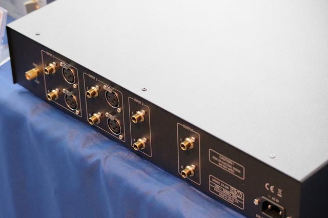 画像: 「EA-350」のリアパネル。入力は3系統で、入力1/2がバランスに対応している