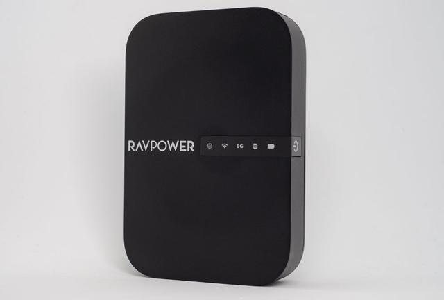 画像: 多機能型ワイヤレスカードリーダー「File Hub RP-WD09」
