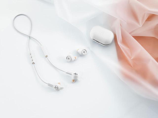 BANG＆OLUFSEN、完全ワイヤレスイヤホンに新色「Beoplay E8 Motion
