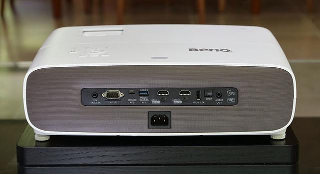 画像: 4K/HDCP2.2対応のHDMI入力を2系統備えており、チューナーやHUDブルーレイなどをダイレクトに接続可能