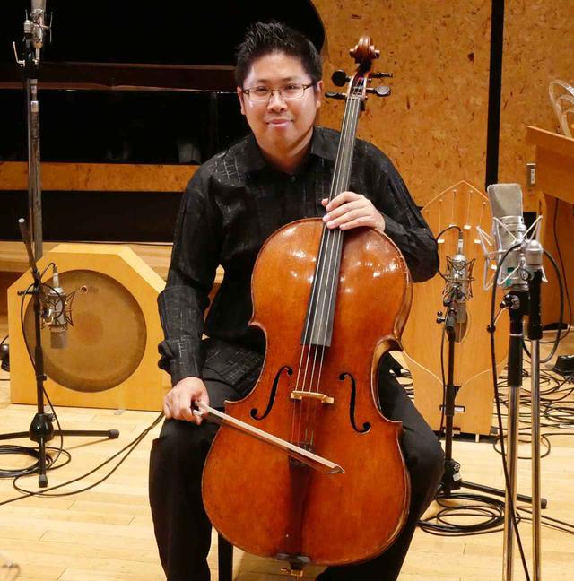 画像: チェロ奏者の辻本玲氏。楽器は1724年製のアントニオ・ストラディヴァリウスだ