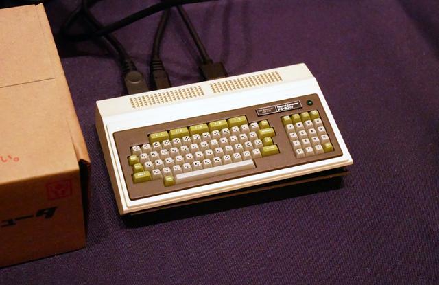 画像: web直販モデルに同梱される「PasocomMini PC-8001」